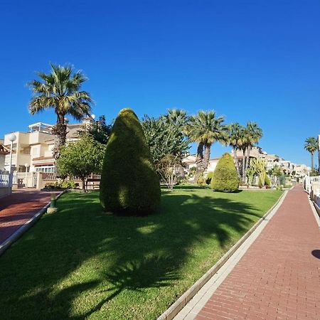 Apartament Z Duzym Tarasem Na Pieknym Osiedlu オリウエラ エクステリア 写真