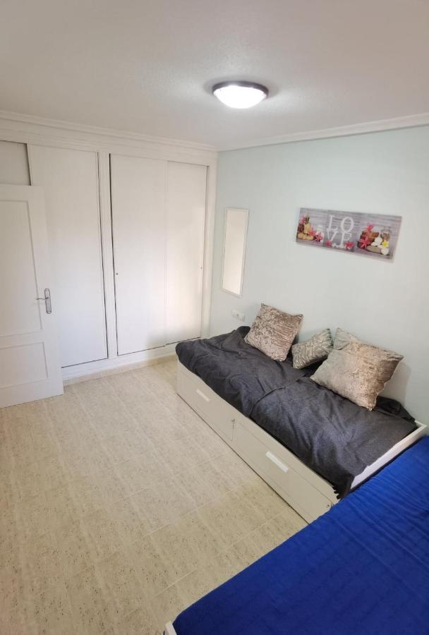 Apartament Z Duzym Tarasem Na Pieknym Osiedlu オリウエラ エクステリア 写真