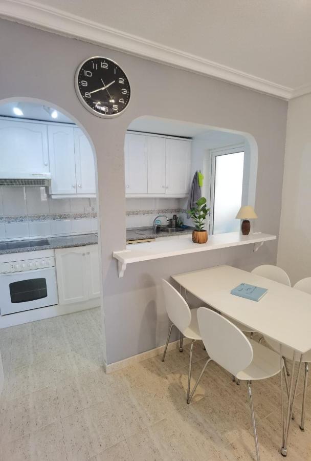 Apartament Z Duzym Tarasem Na Pieknym Osiedlu オリウエラ エクステリア 写真