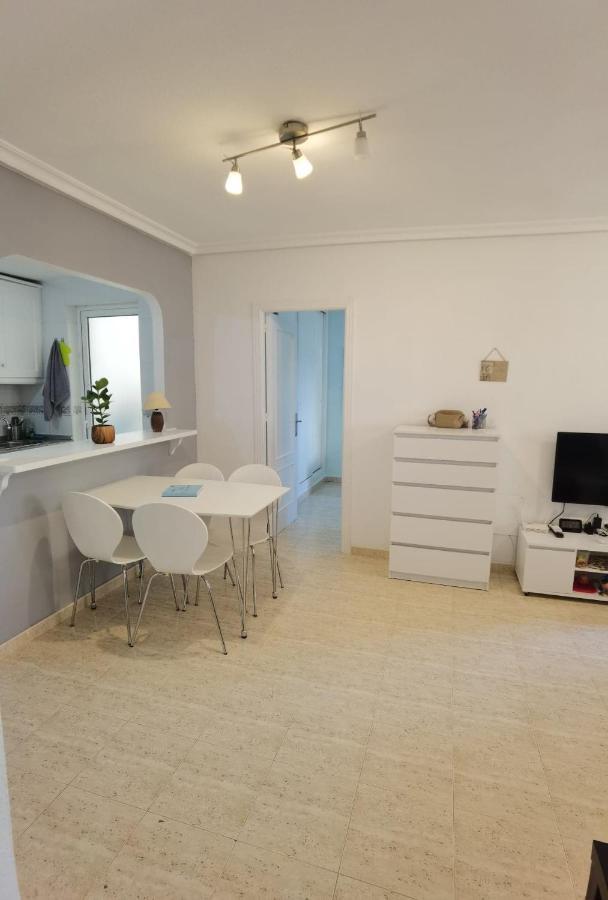 Apartament Z Duzym Tarasem Na Pieknym Osiedlu オリウエラ エクステリア 写真